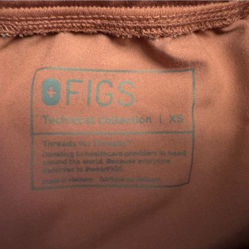 Figs Women's Burgundy Scrub Pants (S) - Picture 4 of 4